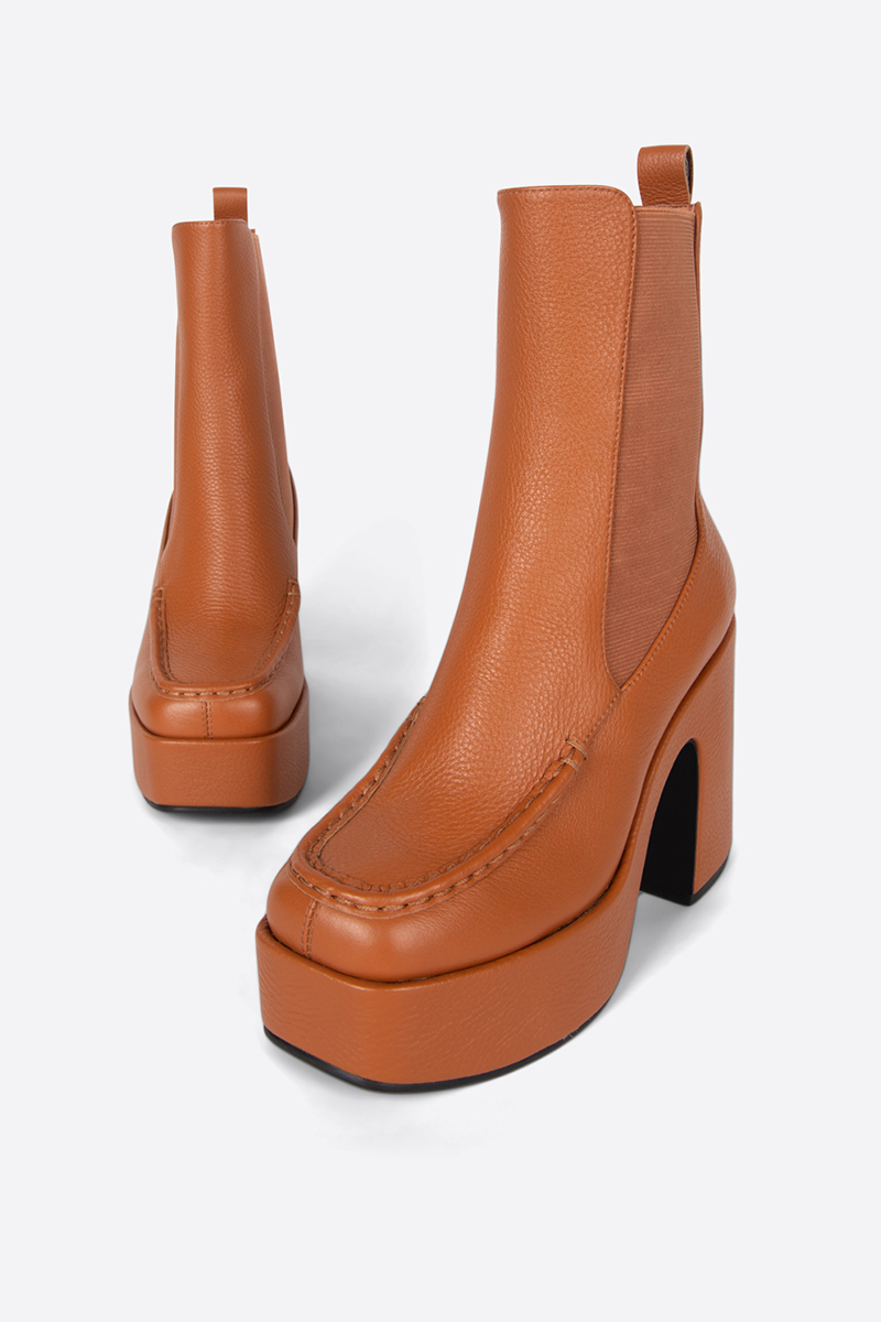 Leather platform 2025 chelsea boots